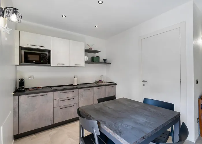 Lo Sarvanot 펜션 Bernezzo