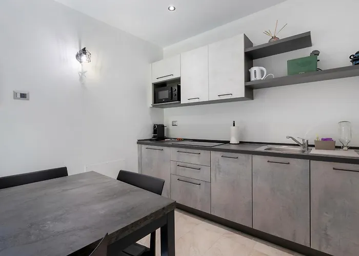 Lo Sarvanot 펜션 Bernezzo